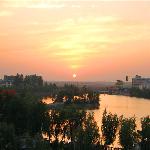 �������